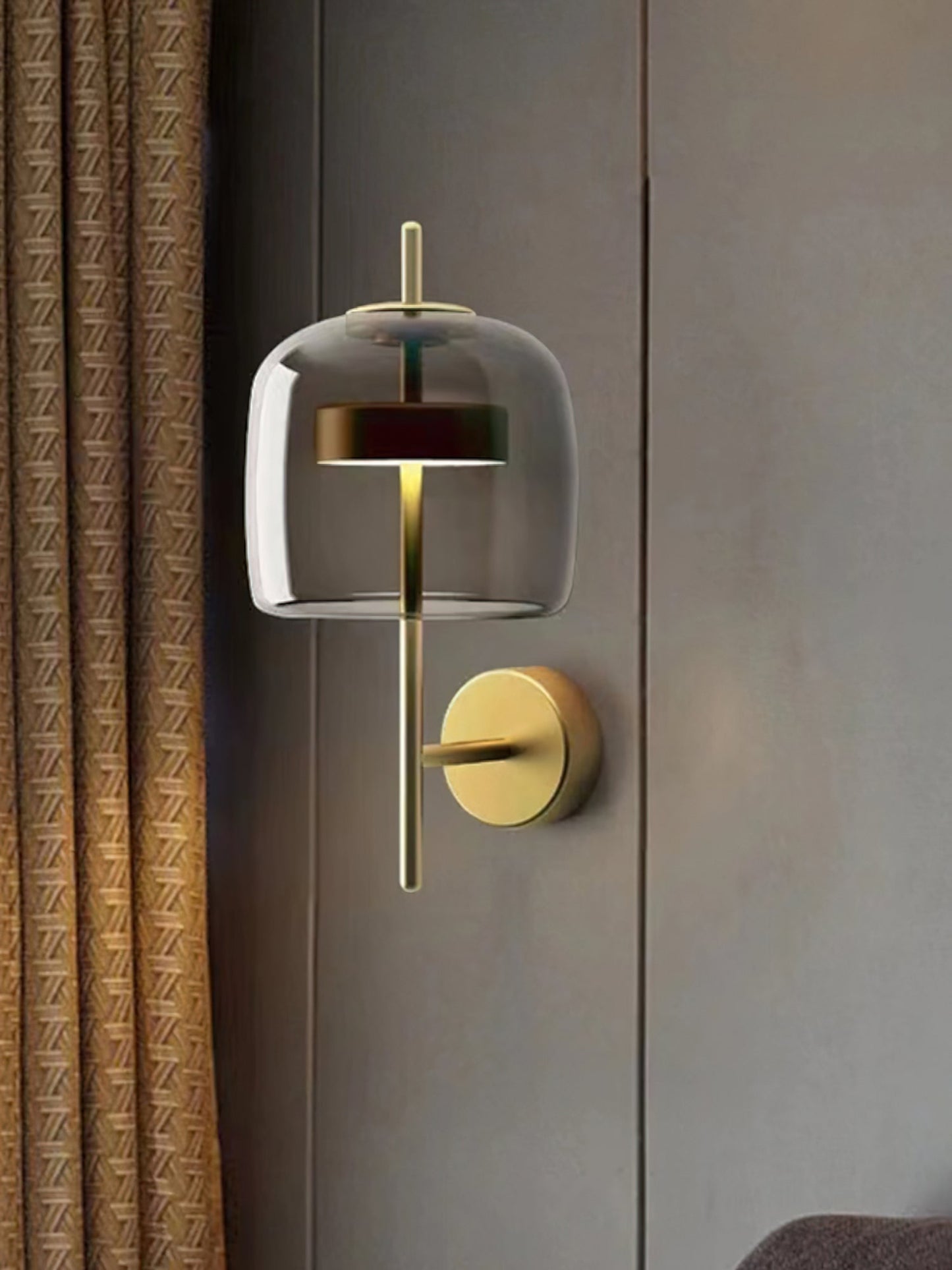 Modern Hourglass Wall Sconce - Adjustable Brightness & Elegant Design