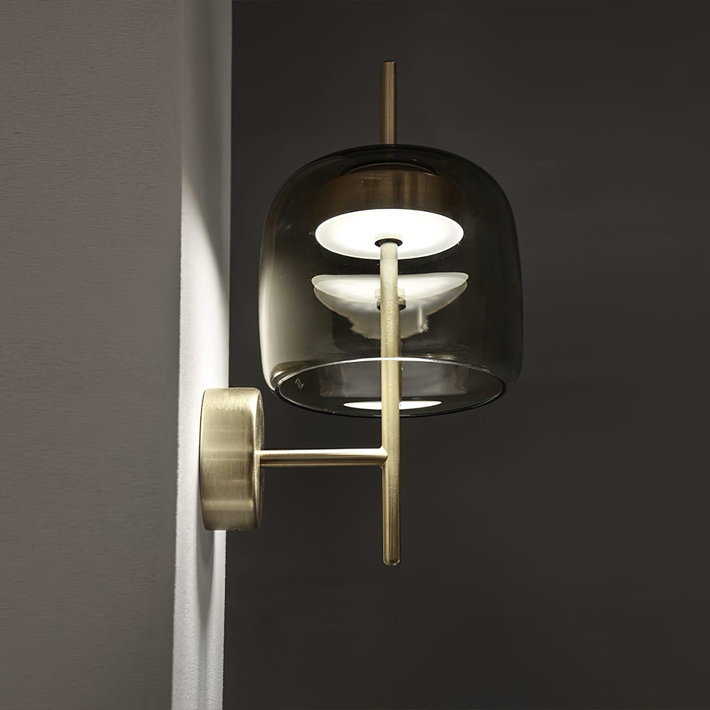 Modern Hourglass Wall Sconce - Adjustable Brightness & Elegant Design