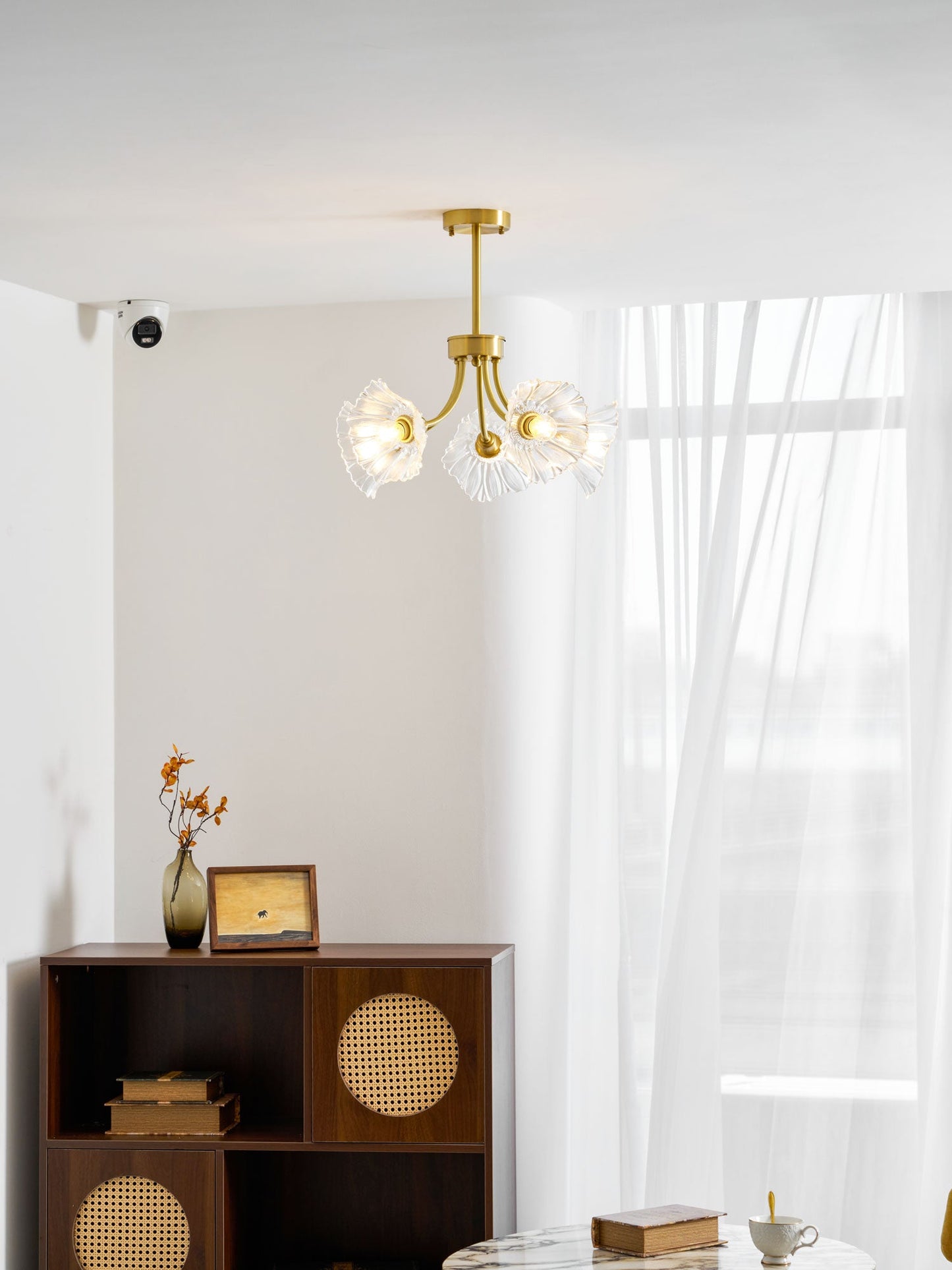 Kalin Flower Glass Chandelier - Elegant Design, Adjustable Height