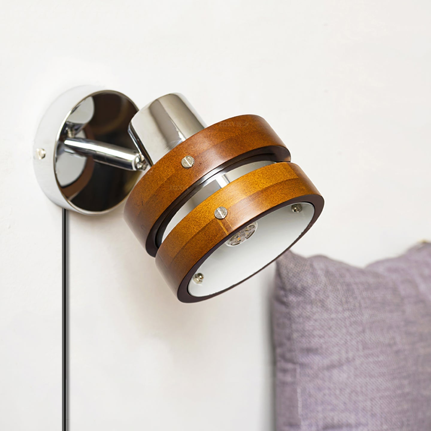 Karry Plug-in Wall Lamp with Adjustable Brightness and Modern Design