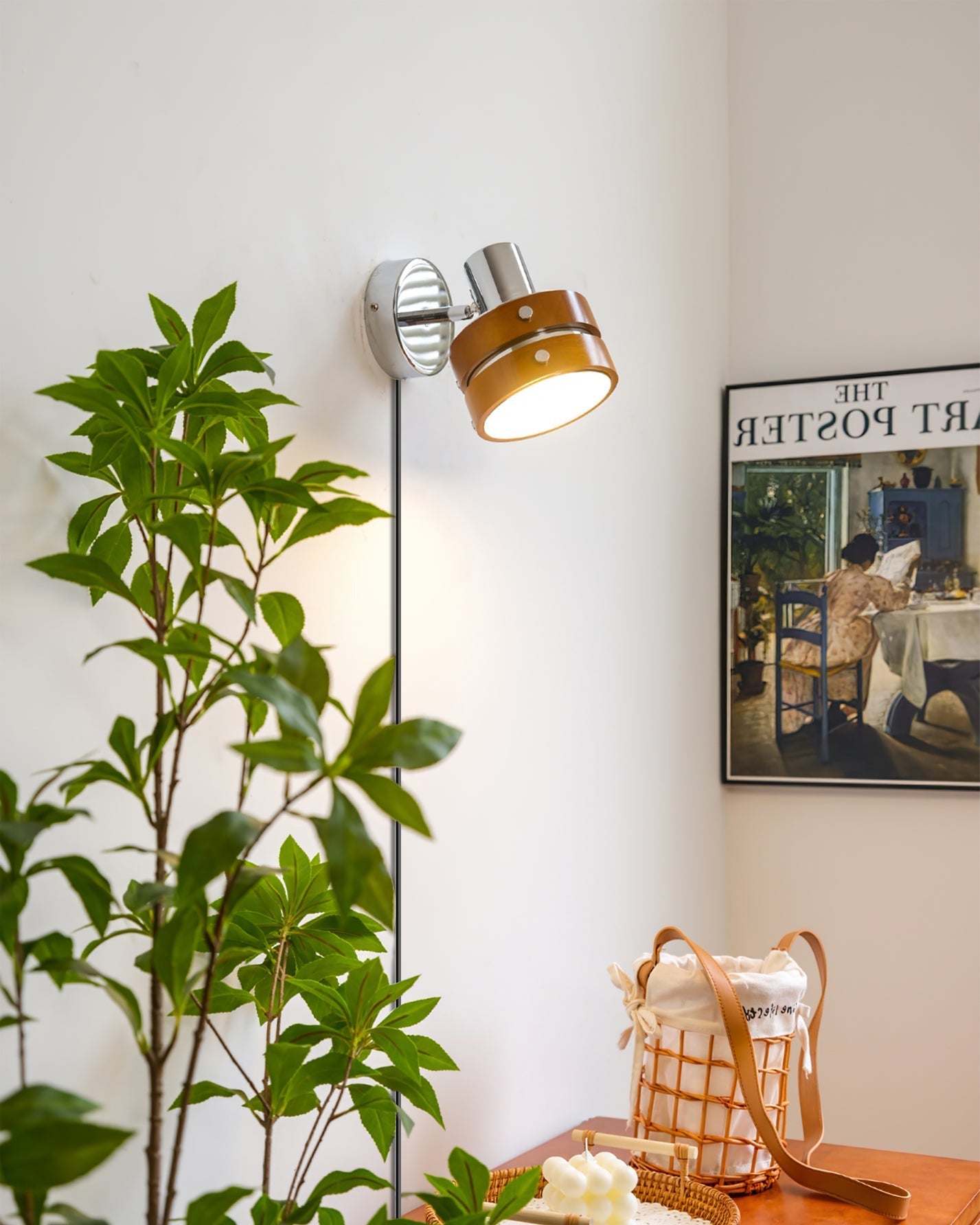Karry Plug-in Wall Lamp with Adjustable Brightness and Modern Design