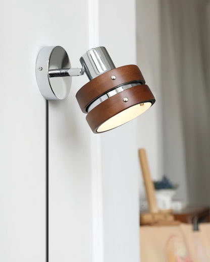 Karry Plug-in Wall Lamp with Adjustable Brightness and Modern Design