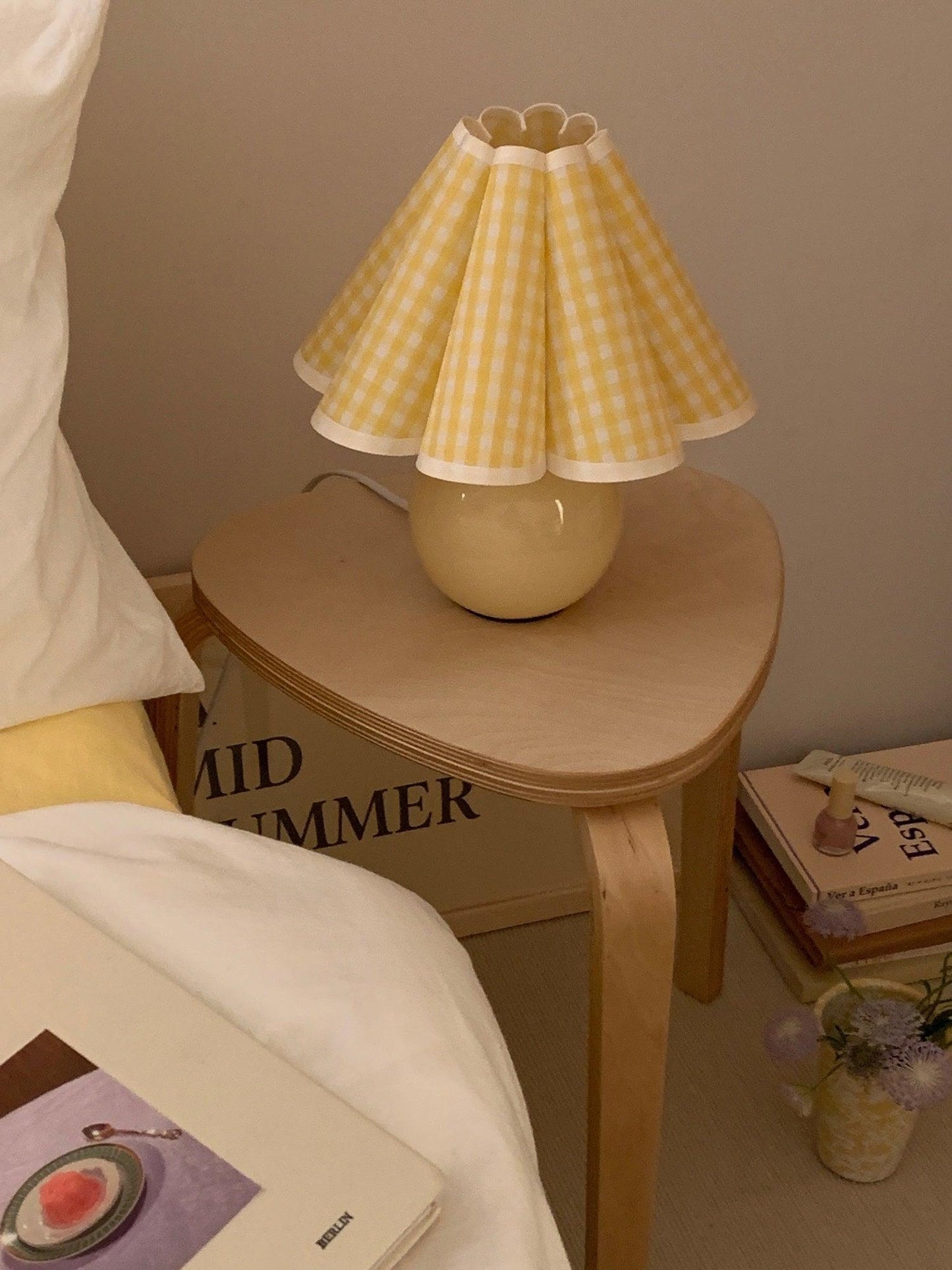Kicsi Knife Pleat Table Lamp - Elegant Design, Soft Ambient Lighting