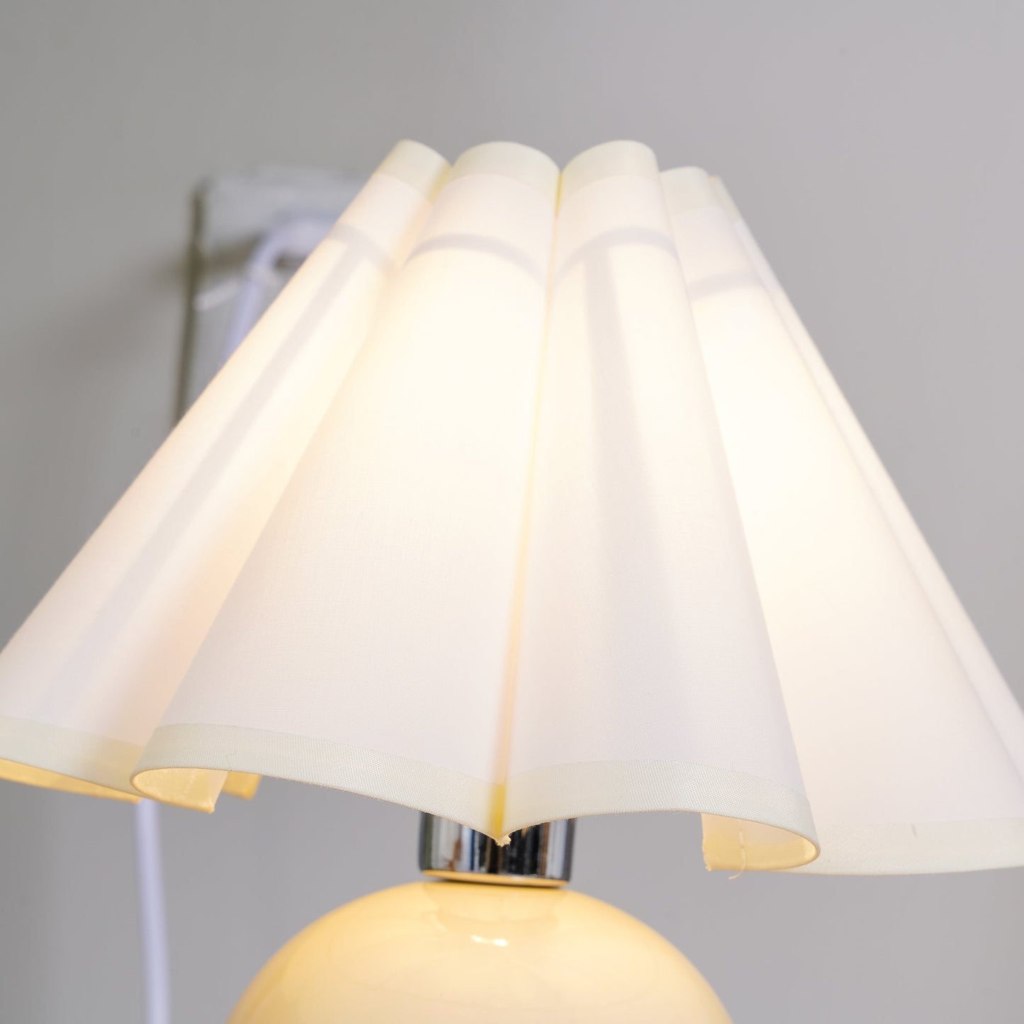 Kicsi Knife Pleat Table Lamp - Elegant Design, Soft Ambient Lighting