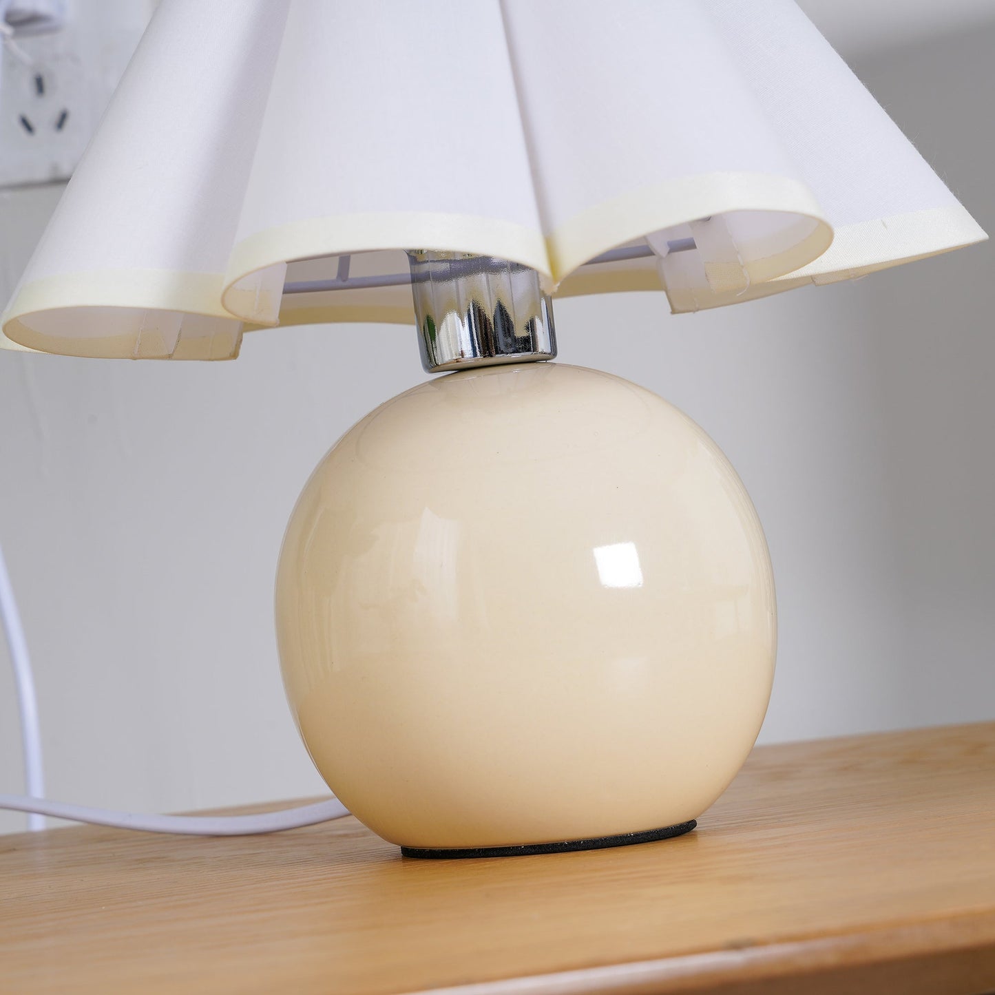 Kicsi Knife Pleat Table Lamp - Elegant Design, Soft Ambient Lighting