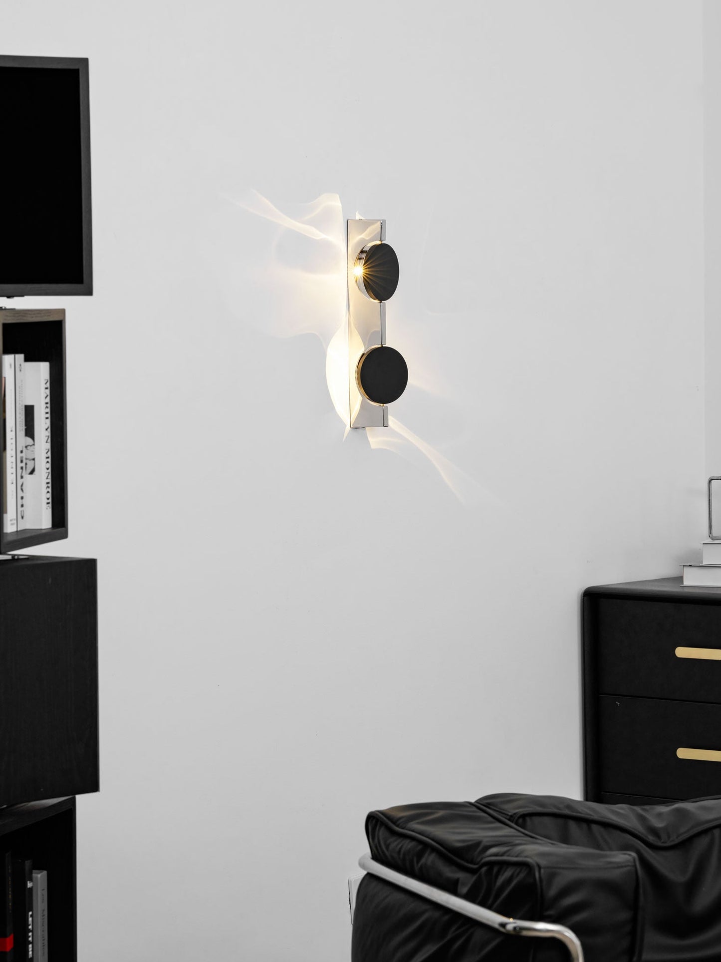 Kinetic Shadow Wall Lamp - Adjustable Lighting & Dynamic Shadow Effect