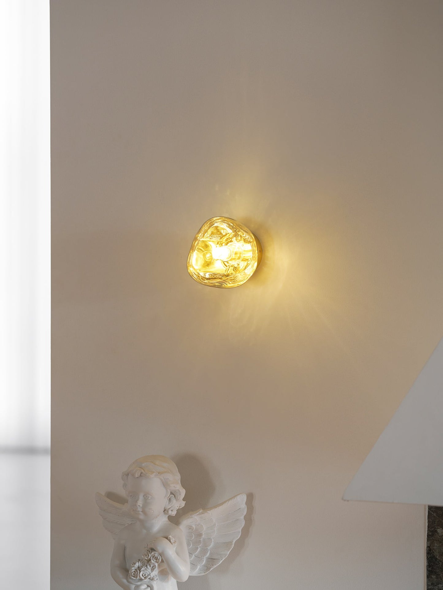 Lava Wall Lamp - Adjustable Brightness & Energy-Efficient LED Design