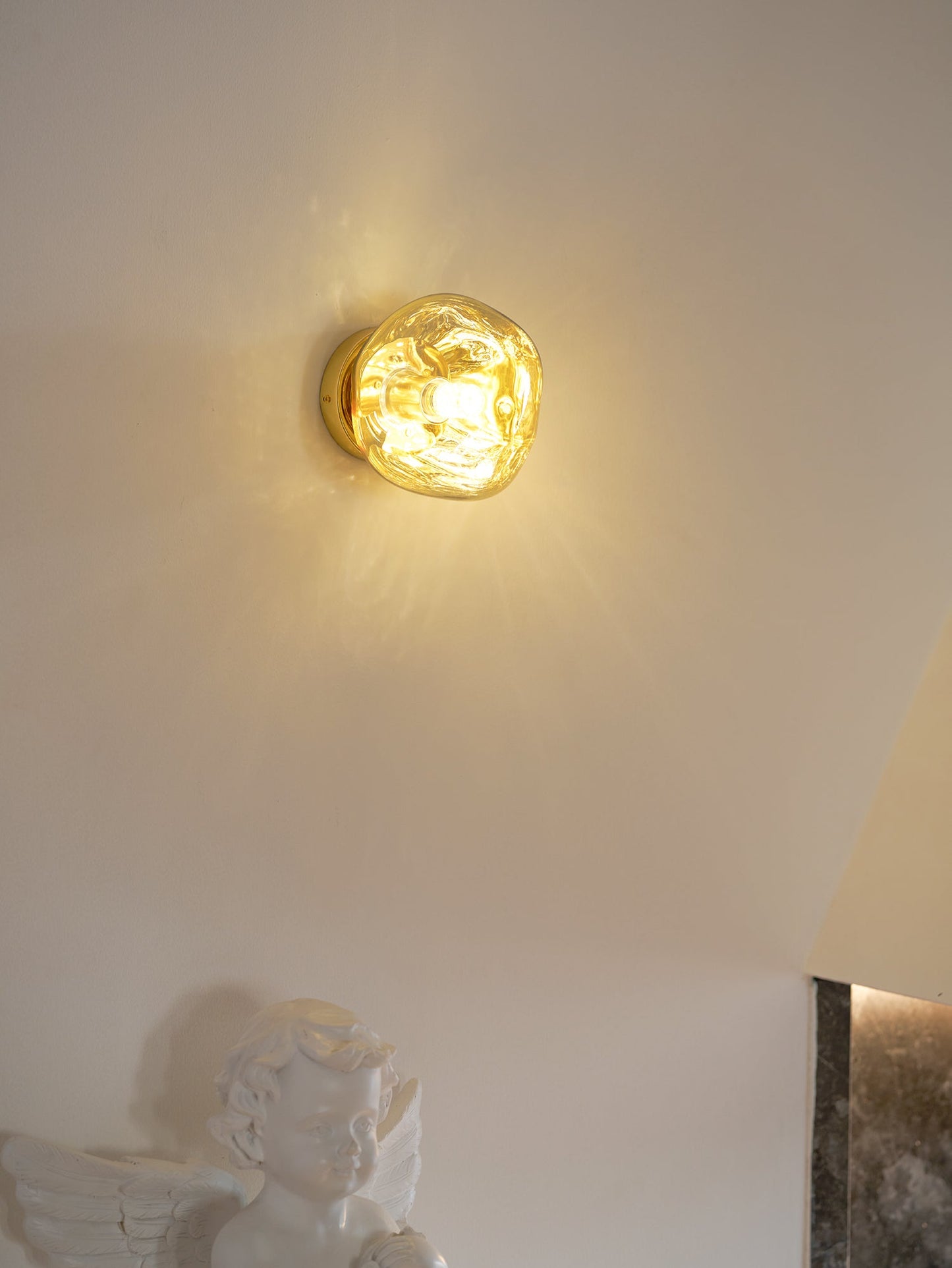 Lava Wall Lamp - Adjustable Brightness & Energy-Efficient LED Design