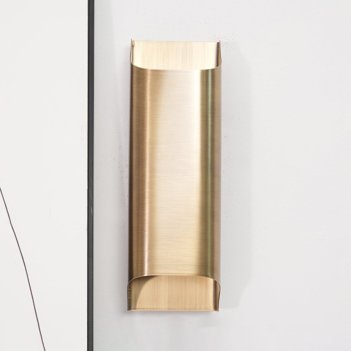 Leclerc Brass Wall Lamp - Elegant Design, Adjustable Light Direction