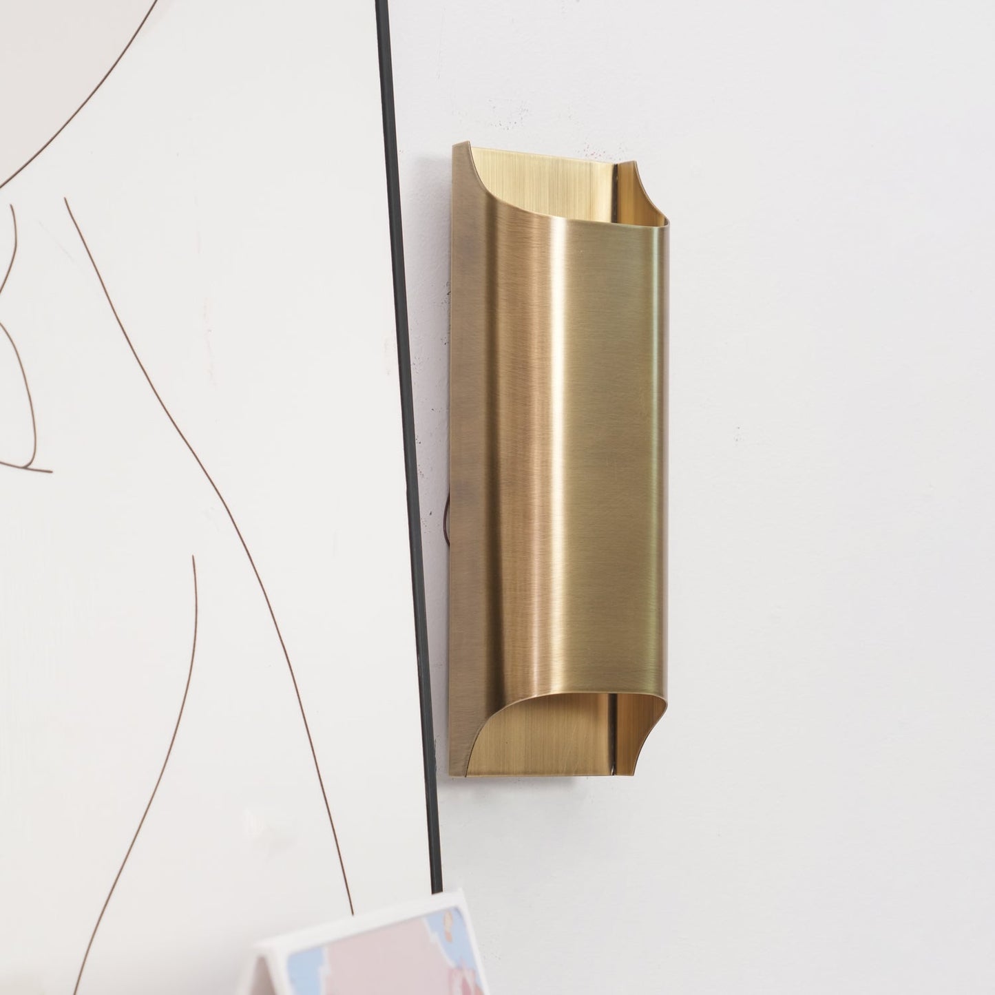 Leclerc Brass Wall Lamp - Elegant Design, Adjustable Light Direction