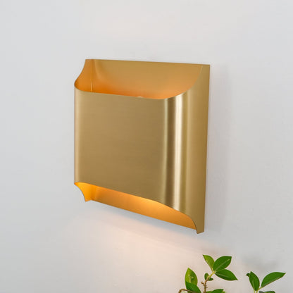 Leclerc Brass Wall Lamp - Elegant Design, Adjustable Light Direction
