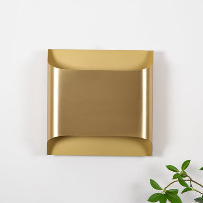 Leclerc Brass Wall Lamp - Elegant Design, Adjustable Light Direction
