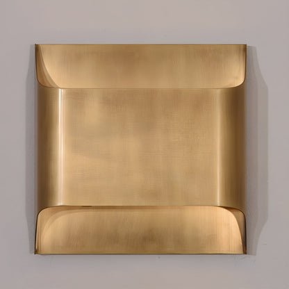 Leclerc Brass Wall Lamp - Elegant Design, Adjustable Light Direction