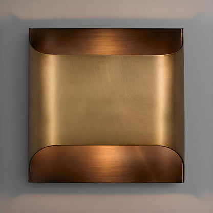 Leclerc Brass Wall Lamp - Elegant Design, Adjustable Light Direction