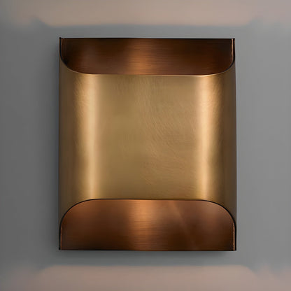Leclerc Brass Wall Lamp - Elegant Design, Adjustable Light Direction