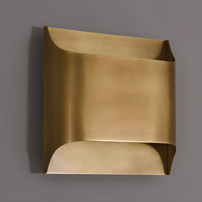 Leclerc Brass Wall Lamp - Elegant Design, Adjustable Light Direction