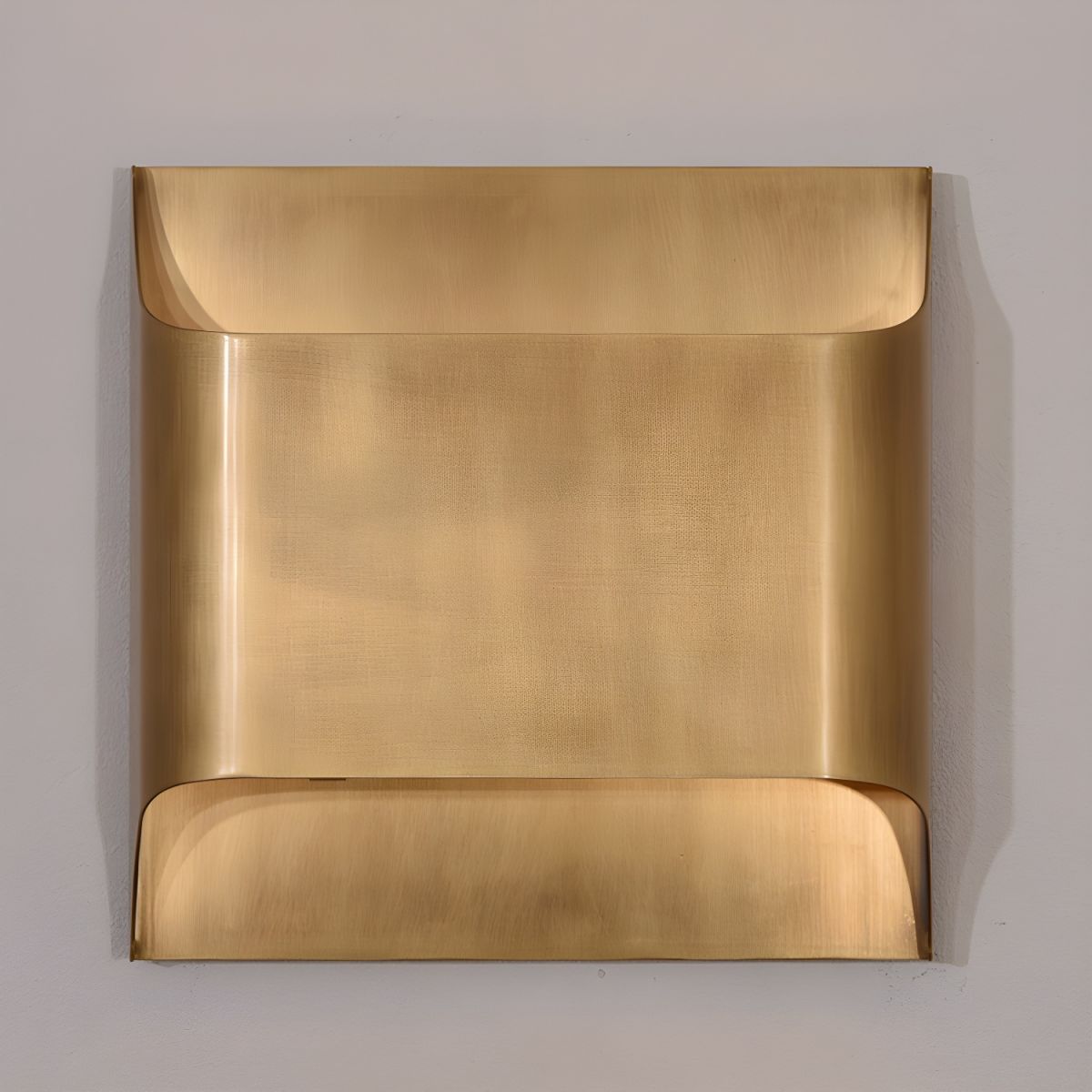 Leclerc Brass Wall Lamp - Elegant Design, Adjustable Light Direction