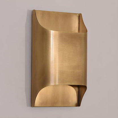 Leclerc Brass Wall Lamp - Elegant Design, Adjustable Light Direction