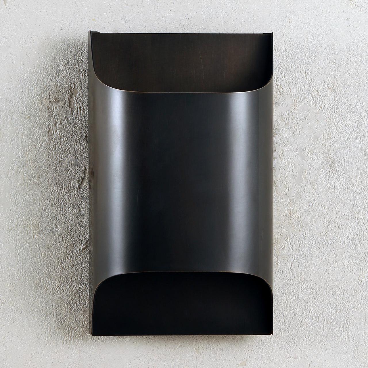 Leclerc Brass Wall Lamp - Elegant Design, Adjustable Light Direction