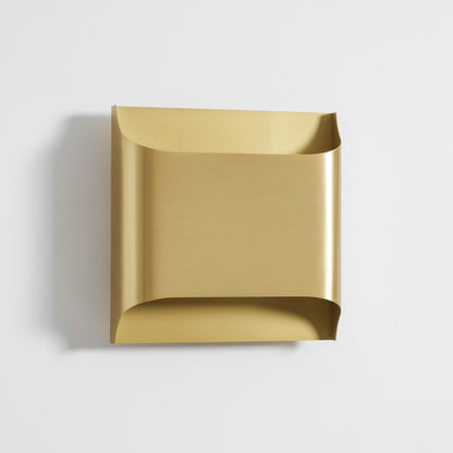 Leclerc Brass Wall Lamp - Elegant Design, Adjustable Light Direction