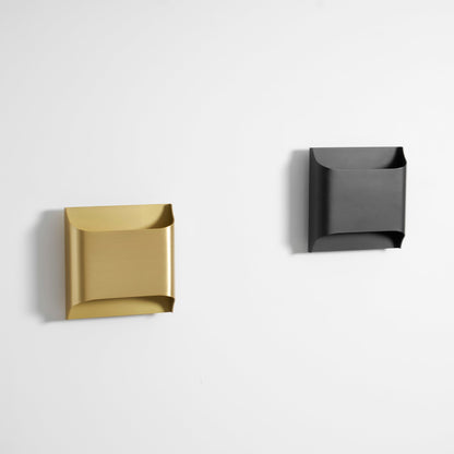 Leclerc Brass Wall Lamp - Elegant Design, Adjustable Light Direction