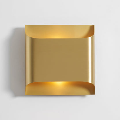 Leclerc Brass Wall Lamp - Elegant Design, Adjustable Light Direction