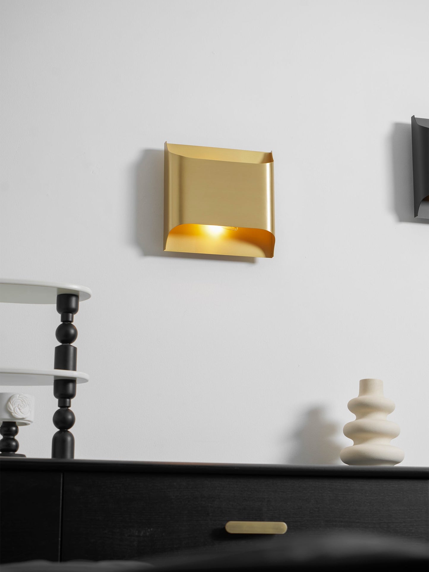 Leclerc Brass Wall Lamp - Elegant Design, Adjustable Light Direction