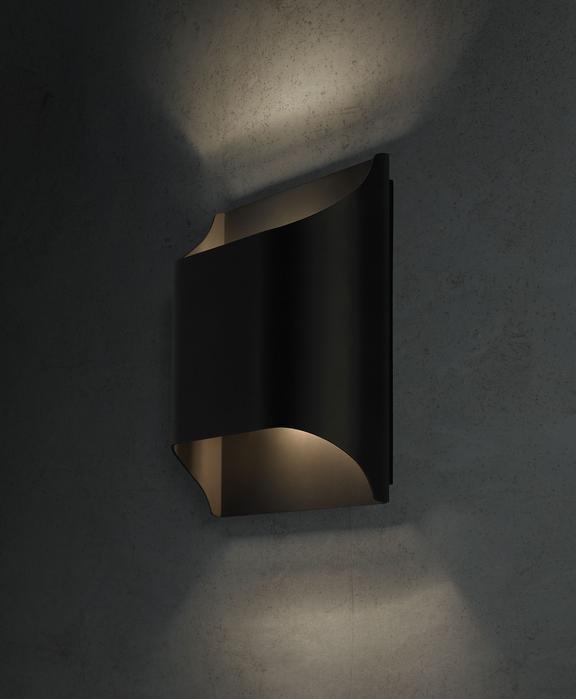 Leclerc Brass Wall Lamp - Elegant Design, Adjustable Light Direction