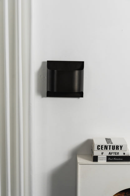 Leclerc Brass Wall Lamp - Elegant Design, Adjustable Light Direction