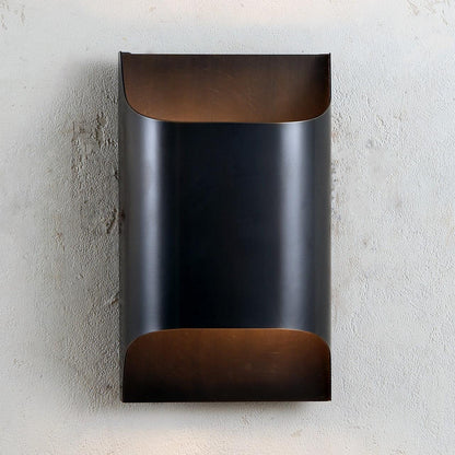 Leclerc Brass Wall Lamp - Elegant Design, Adjustable Light Direction