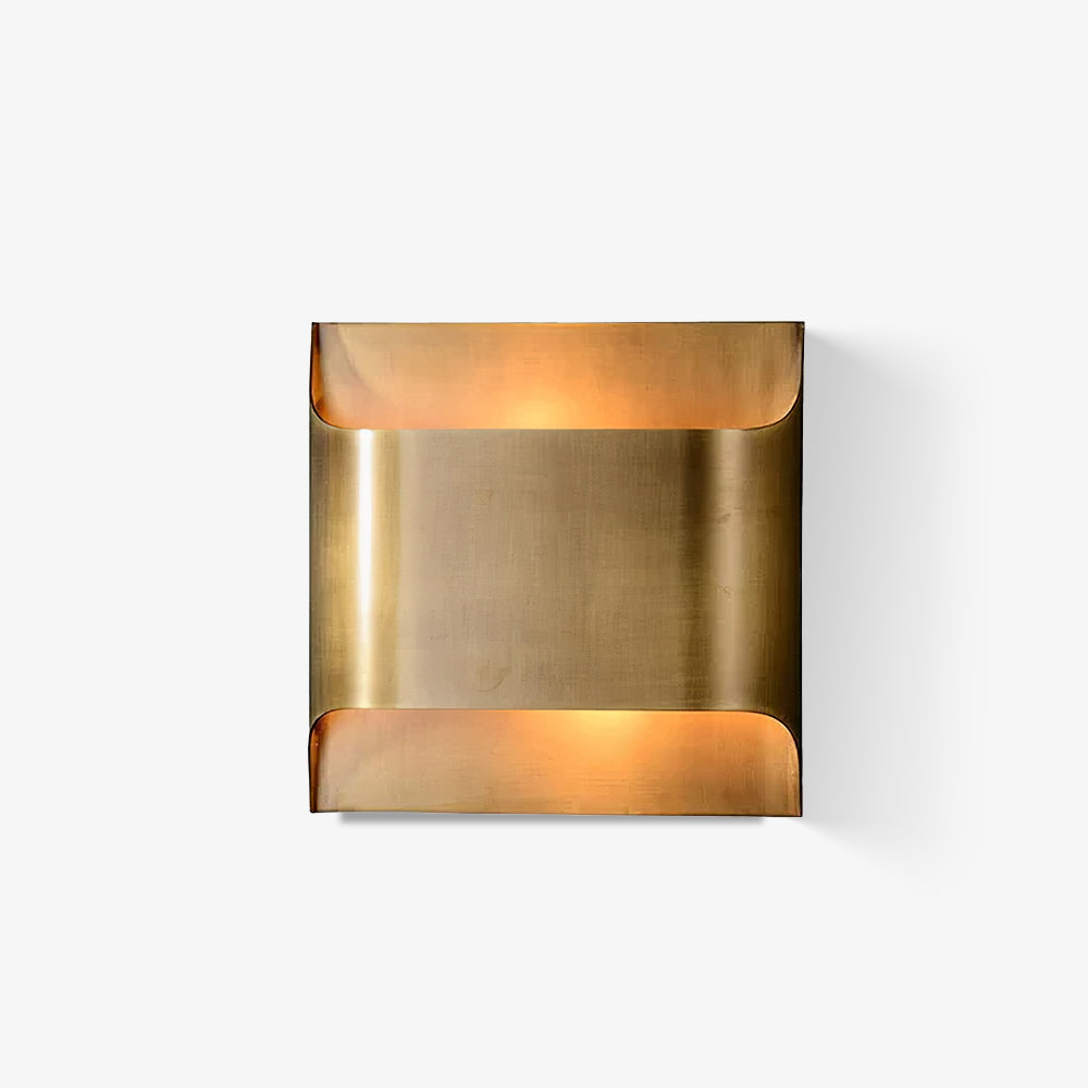 Leclerc Brass Wall Lamp - Elegant Design, Adjustable Light Direction