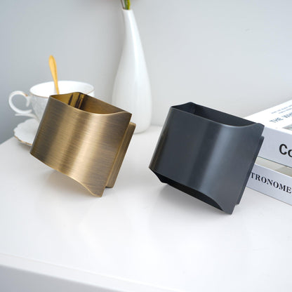 Leclerc Brass Wall Lamp - Elegant Design, Adjustable Light Direction