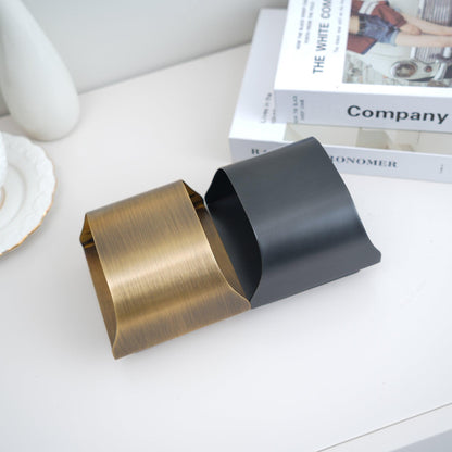 Leclerc Brass Wall Lamp - Elegant Design, Adjustable Light Direction