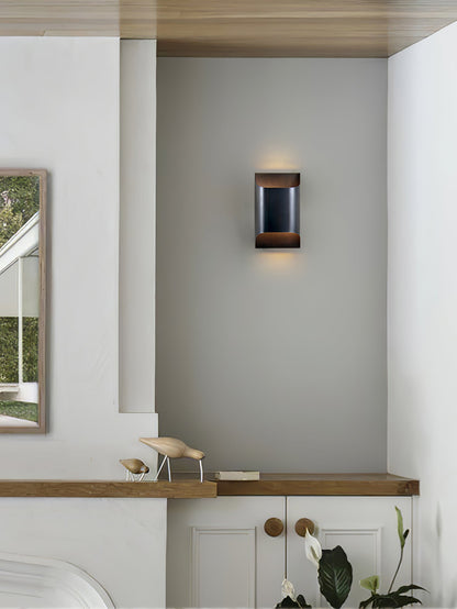 Leclerc Brass Wall Lamp - Elegant Design, Adjustable Light Direction