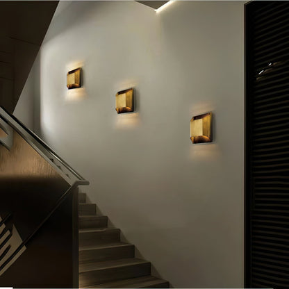 Leclerc Brass Wall Lamp - Elegant Design, Adjustable Light Direction
