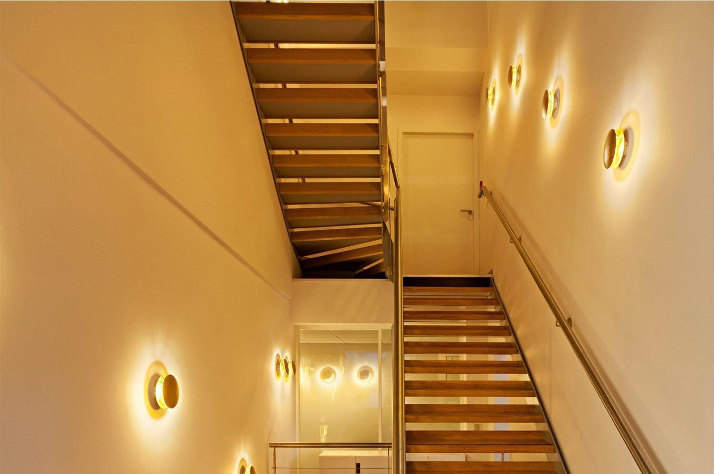 Giorgio Modern Wall Lamp – Adjustable Angle, Energy-Efficient LED
