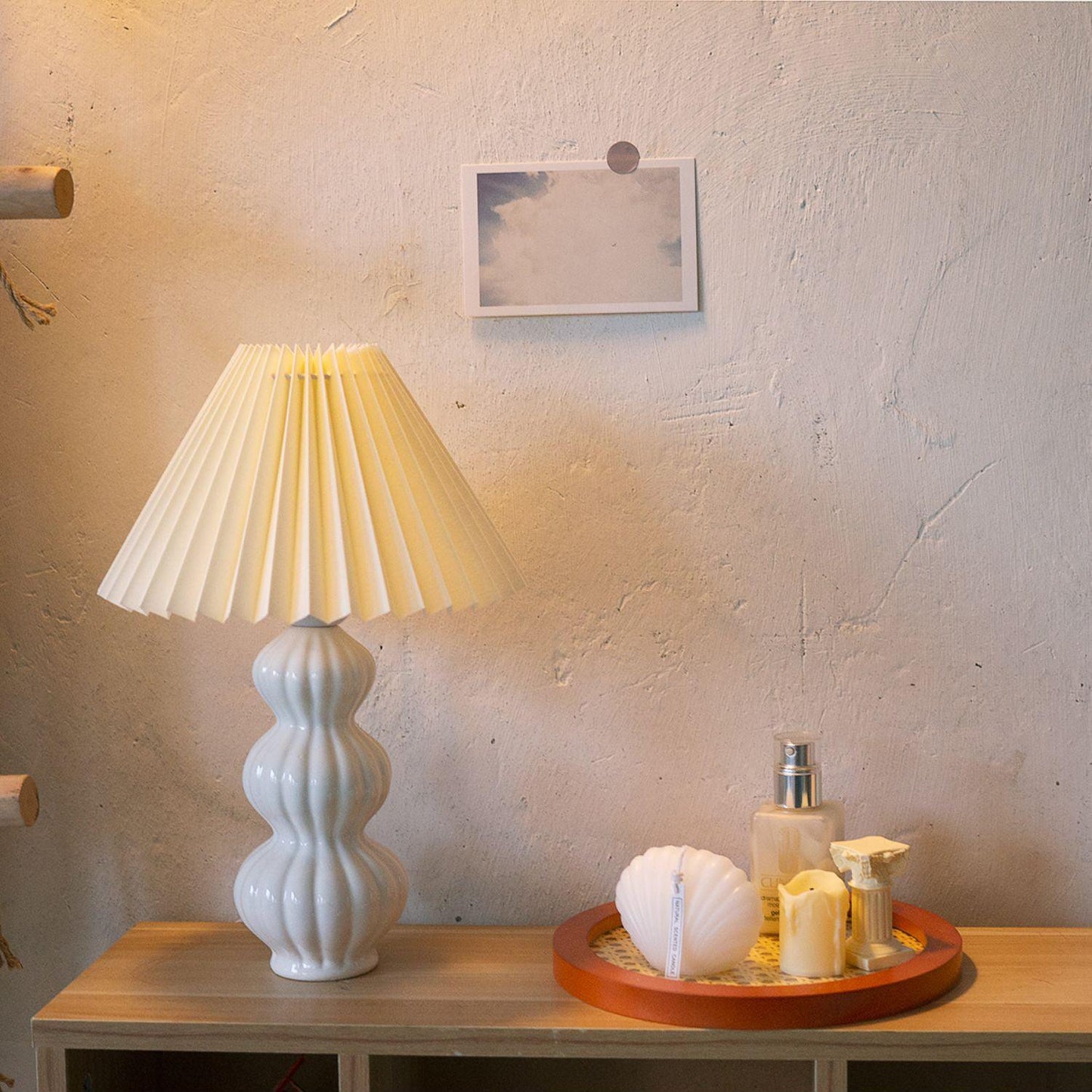 Leo Table Lamp - Adjustable Brightness & Energy-Efficient LED Design