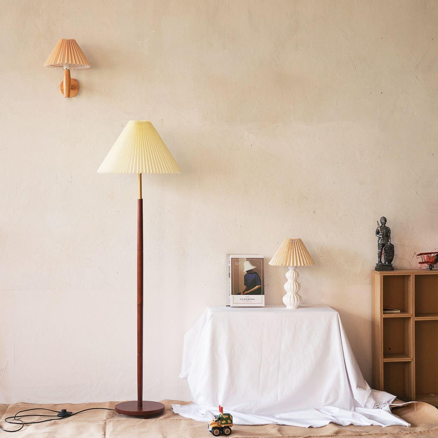 Leo Table Lamp - Adjustable Brightness & Energy-Efficient LED Design