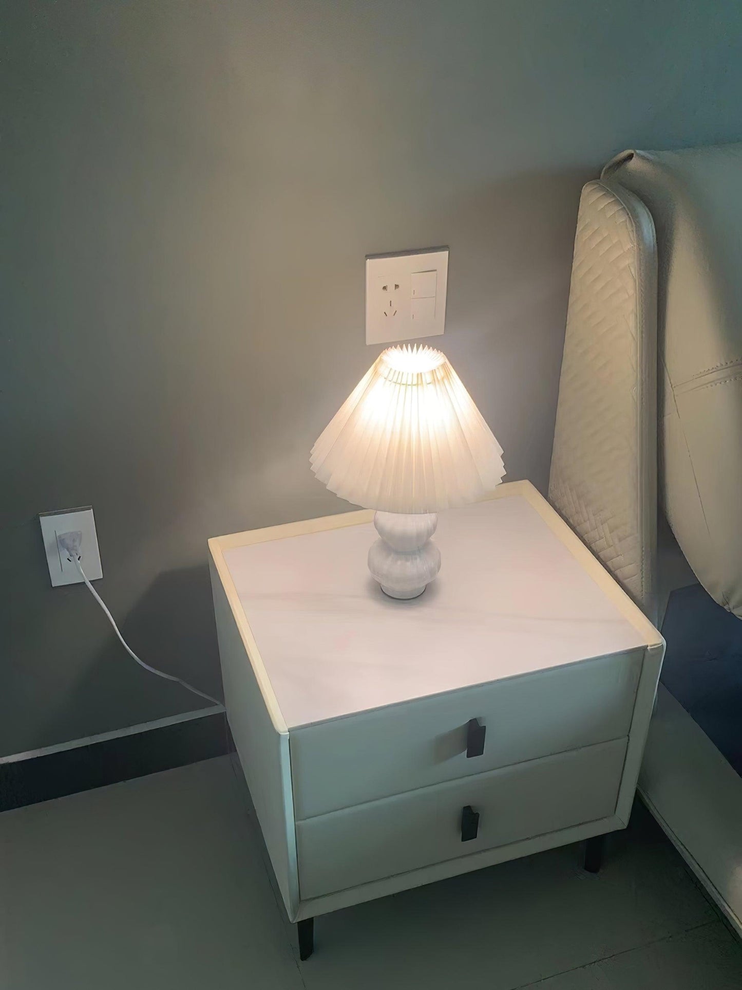 Leo Table Lamp - Adjustable Brightness & Energy-Efficient LED Design