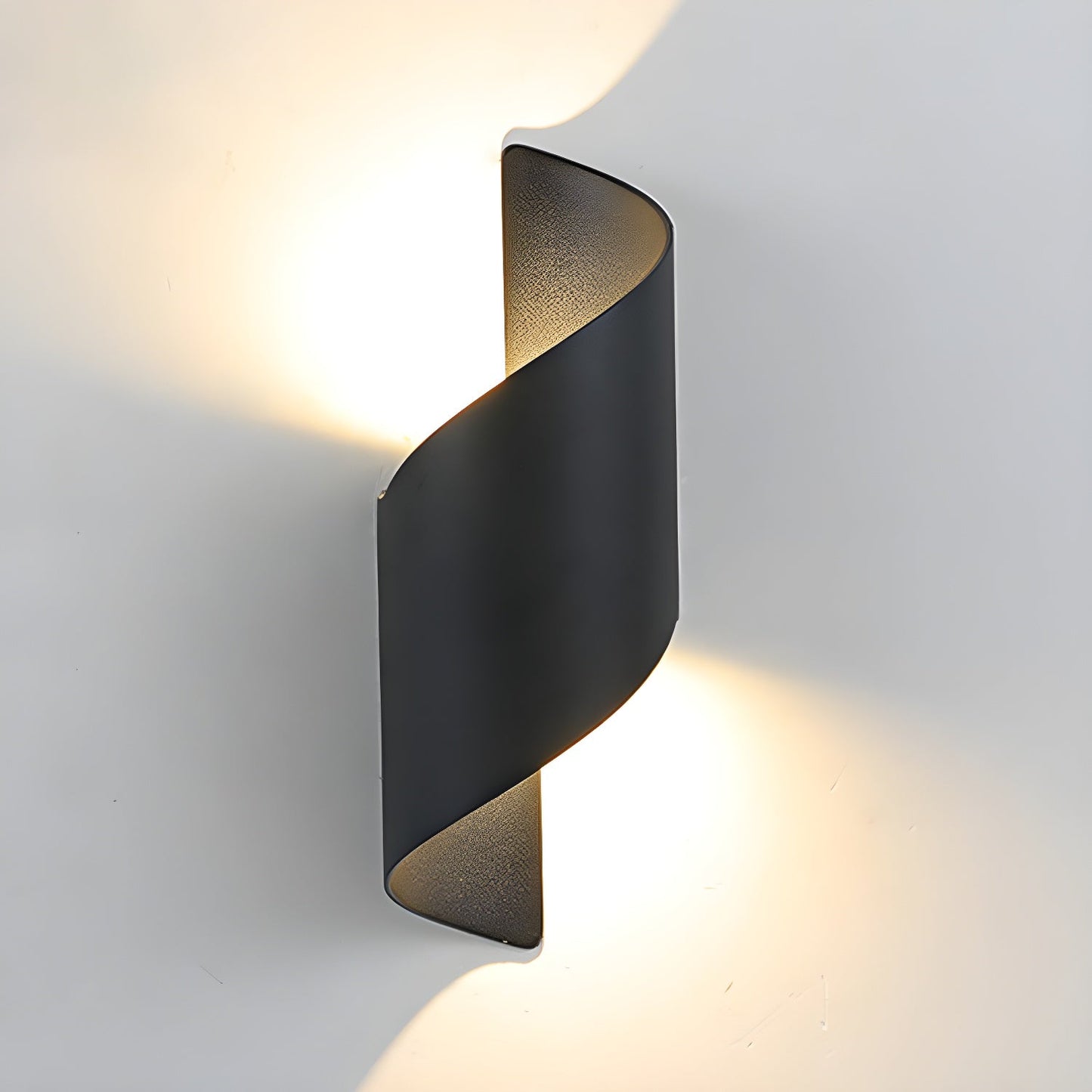 Lila Wall Lamp - Modern Design with Adjustable Brightness and Energy E