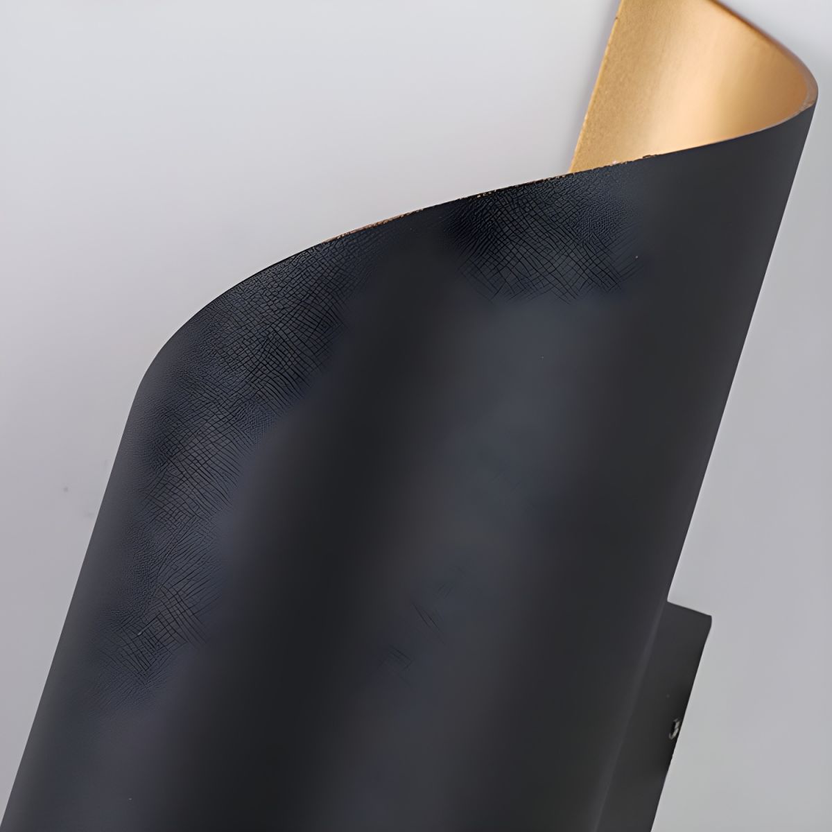 Lila Wall Lamp - Modern Design with Adjustable Brightness and Energy E