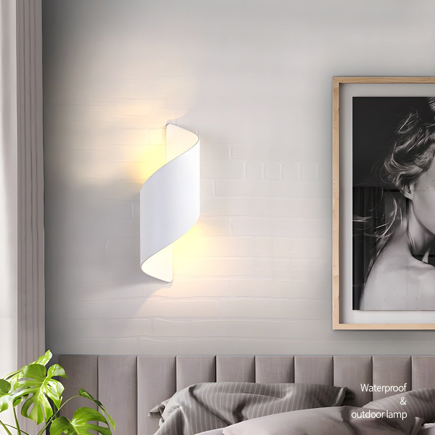 Lila Wall Lamp - Modern Design with Adjustable Brightness and Energy E