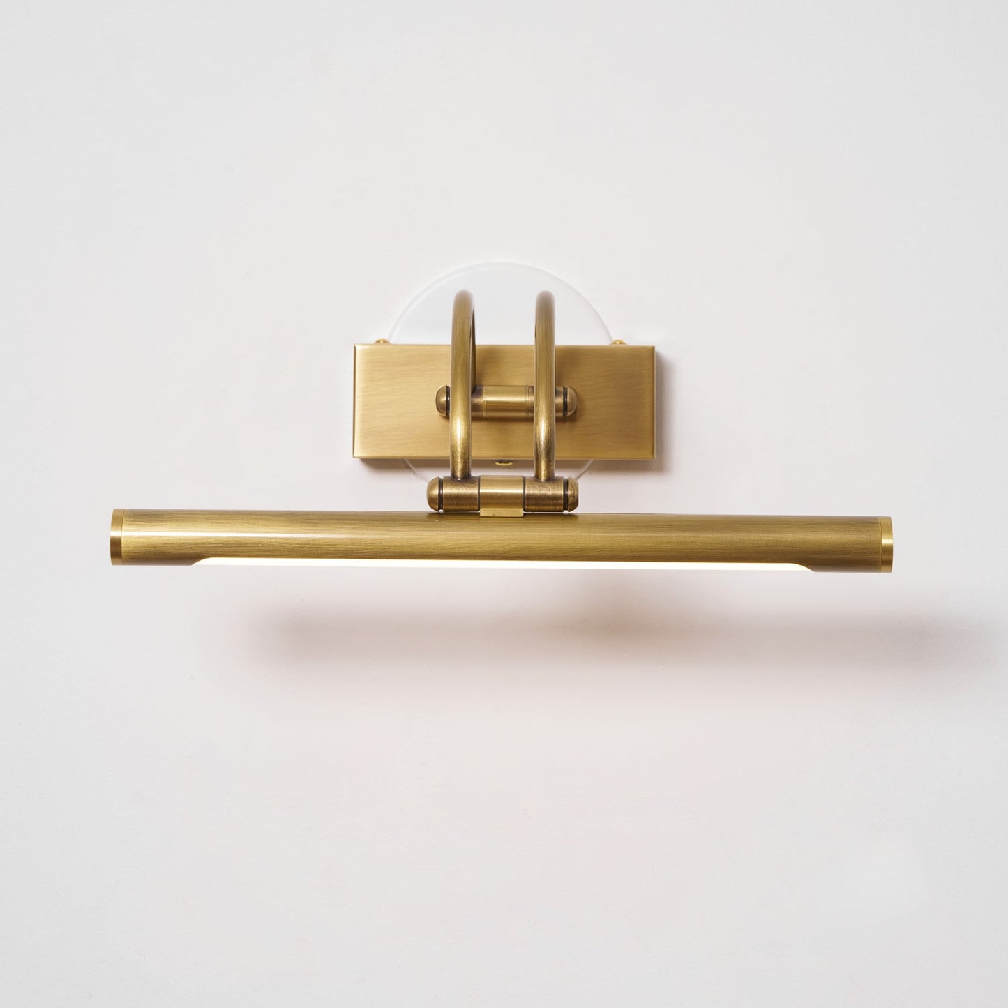 Sleek Linear Vanity Wall Light - Energy-Efficient & Adjustable Brightn