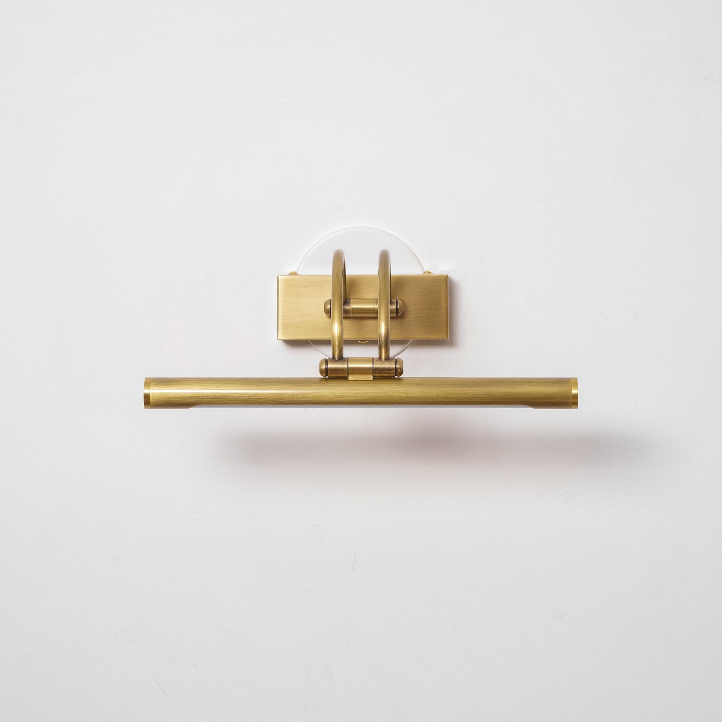 Sleek Linear Vanity Wall Light - Energy-Efficient & Adjustable Brightn