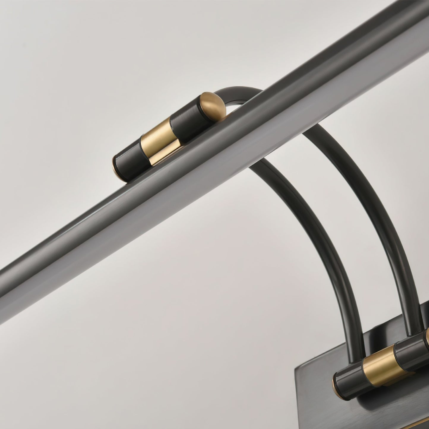 Sleek Linear Vanity Wall Light - Energy-Efficient & Adjustable Brightn