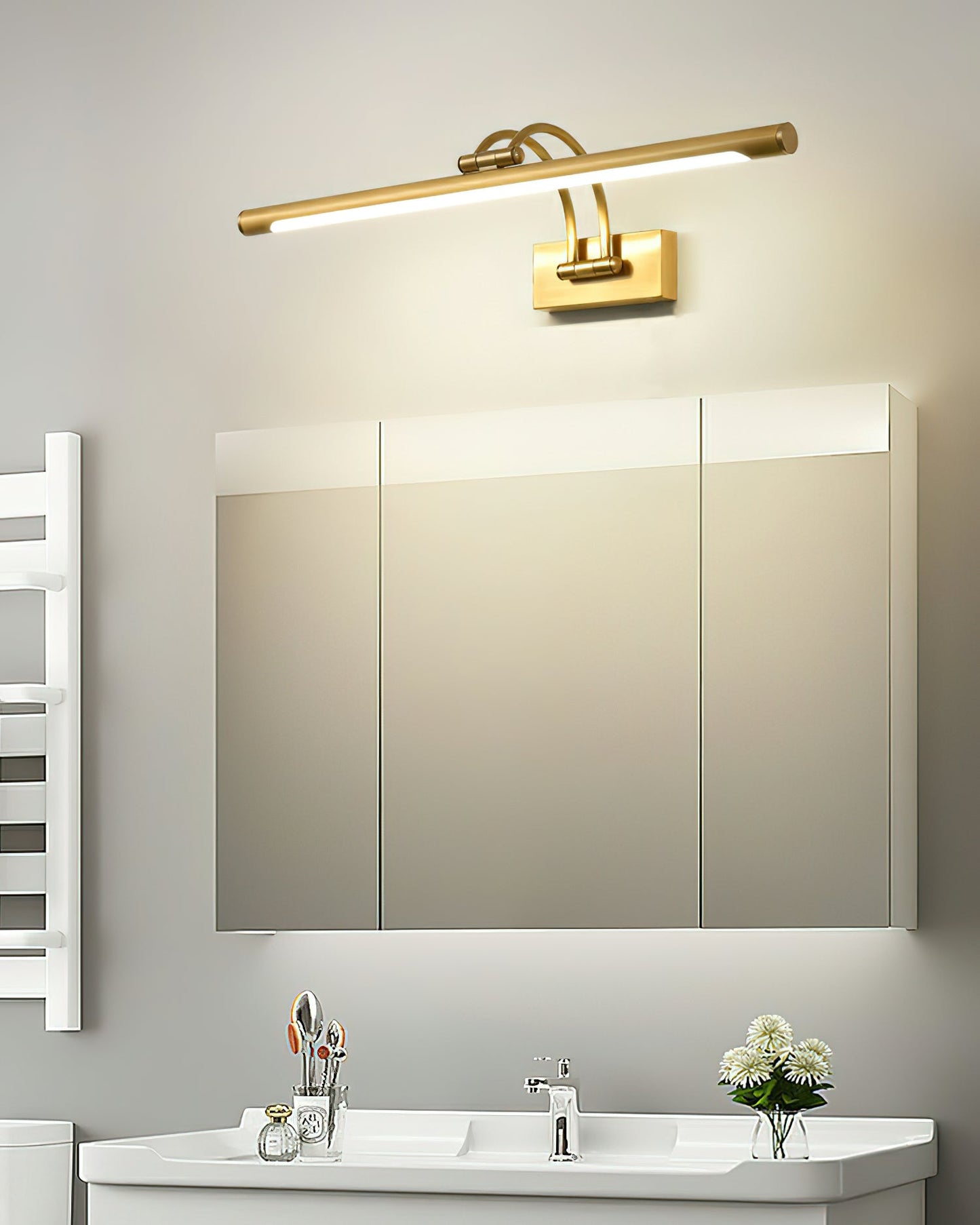 Sleek Linear Vanity Wall Light - Energy-Efficient & Adjustable Brightn