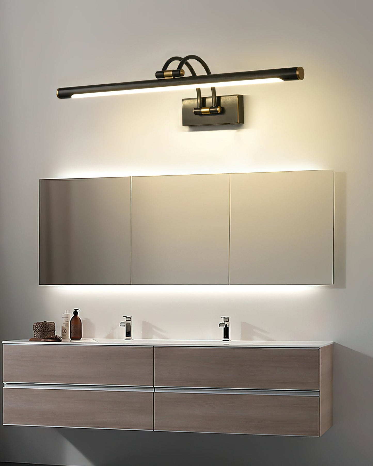 Sleek Linear Vanity Wall Light - Energy-Efficient & Adjustable Brightn