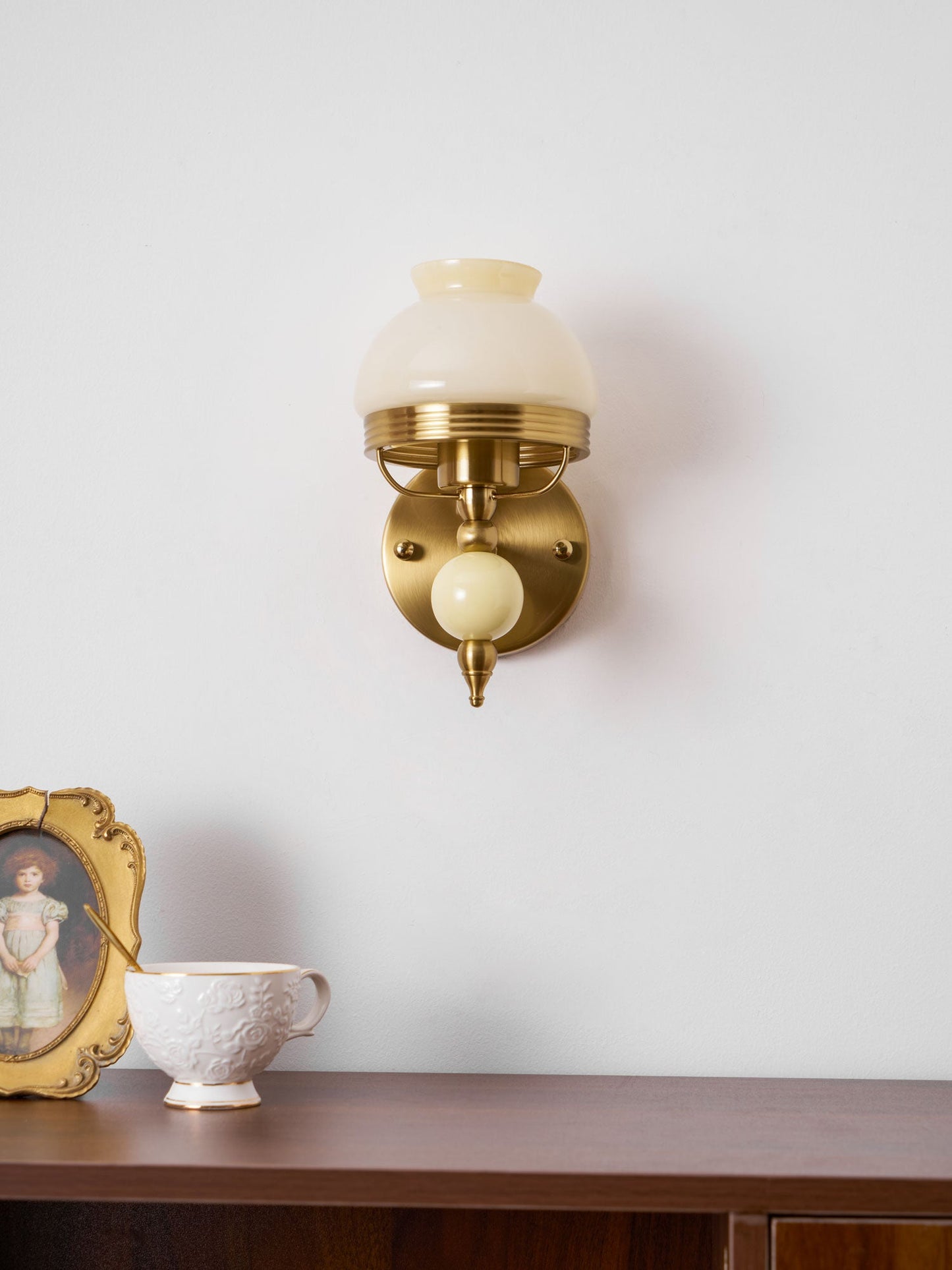 Loa Glass Wall Lamp - Elegant Design with Adjustable Brightness