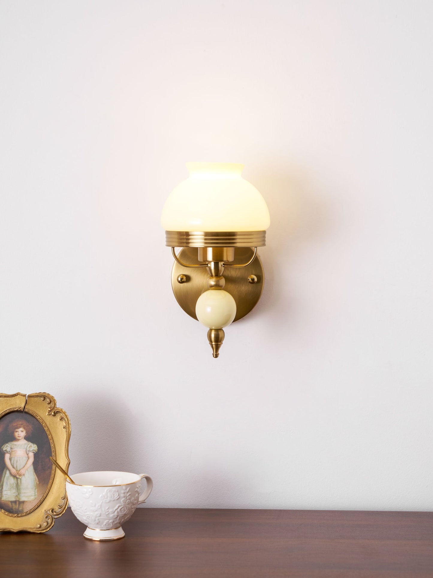 Loa Glass Wall Lamp - Elegant Design with Adjustable Brightness