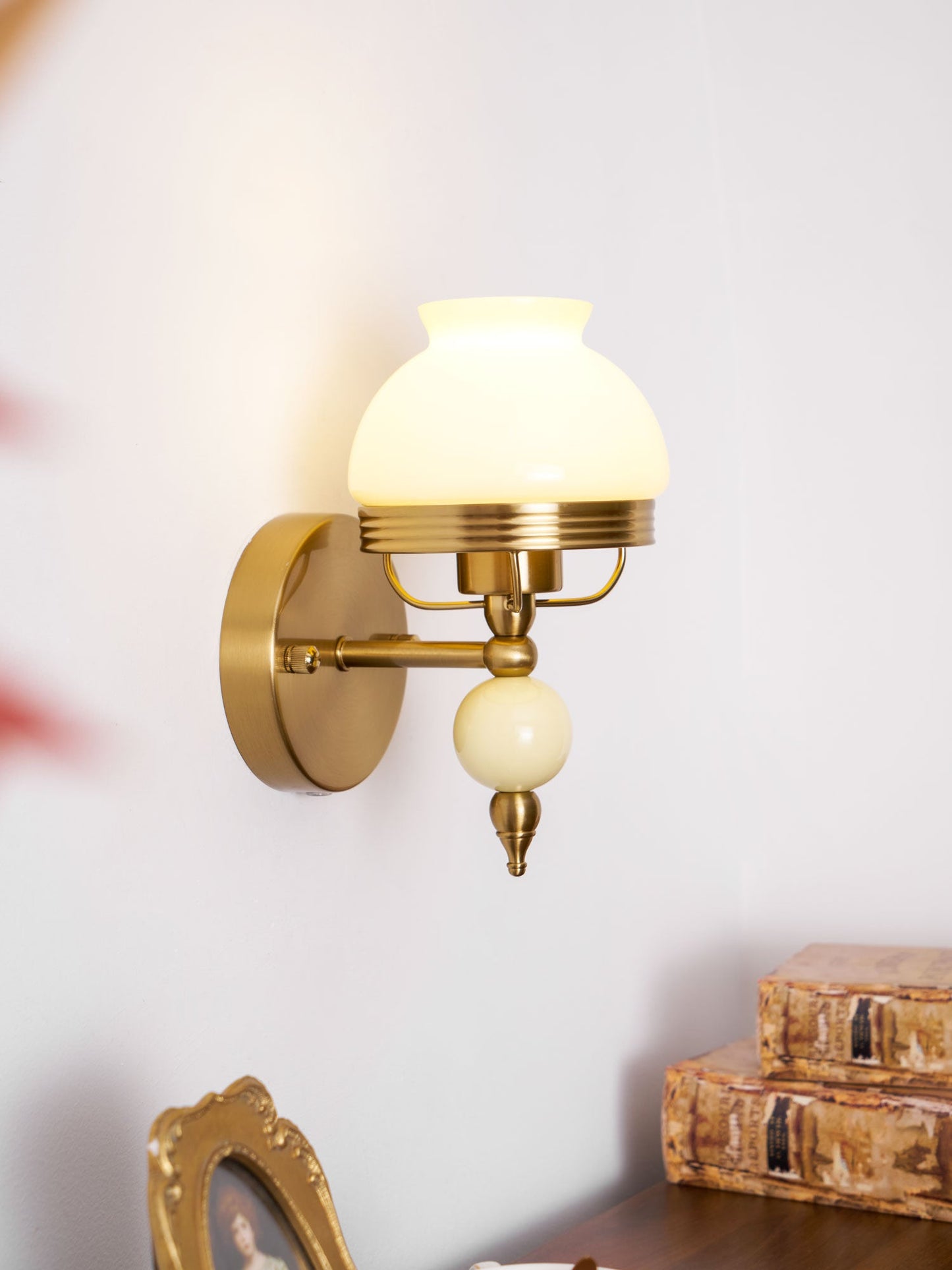 Loa Glass Wall Lamp - Elegant Design with Adjustable Brightness